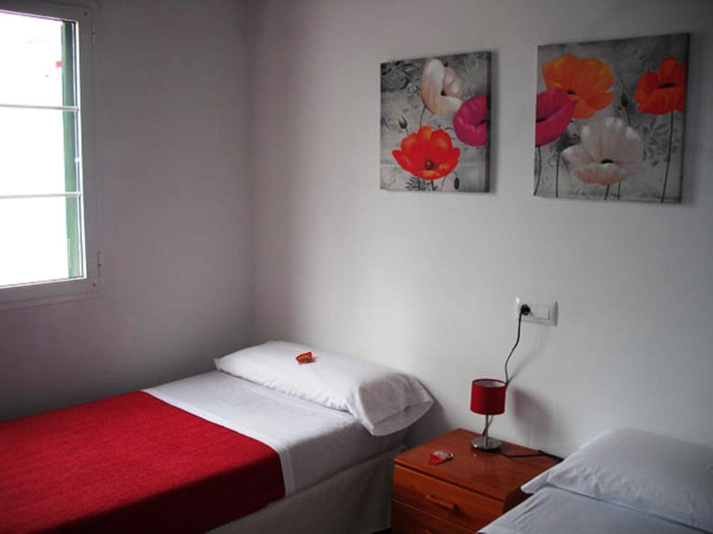 Hostal Oasis Menorca Ciutadella  Room photo