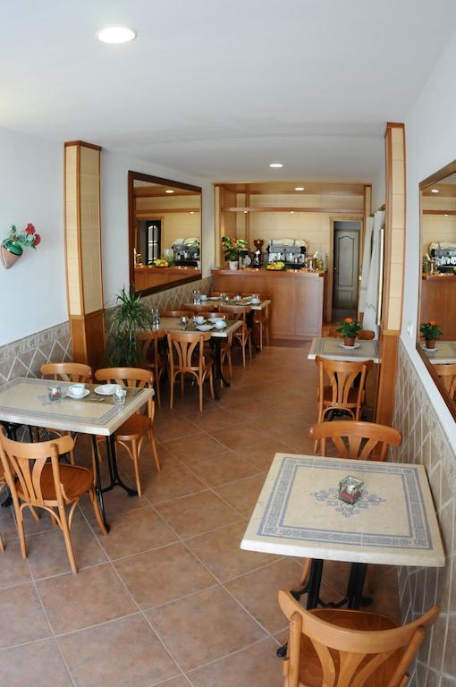 Hostal Oasis Menorca Ciutadella  Exterior photo