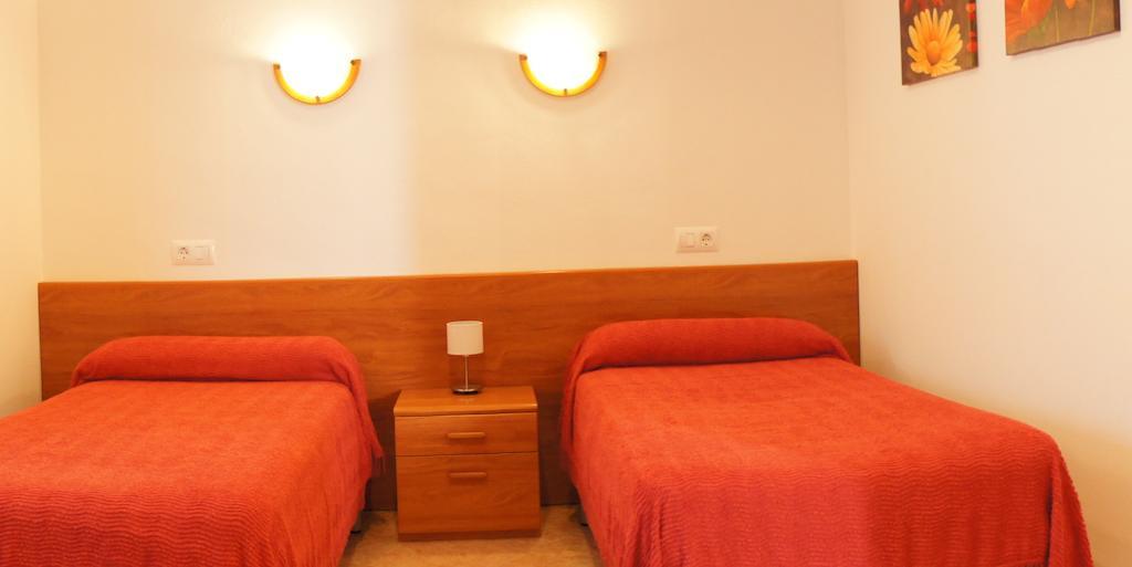 Hostal Oasis Menorca Ciutadella  Room photo