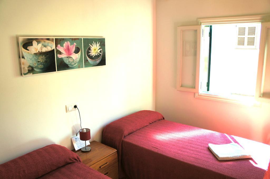 Hostal Oasis Menorca Ciutadella  Room photo