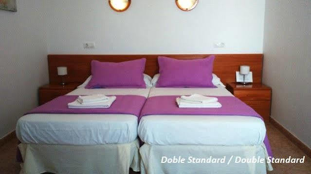 Hostal Oasis Menorca Ciutadella  Exterior photo